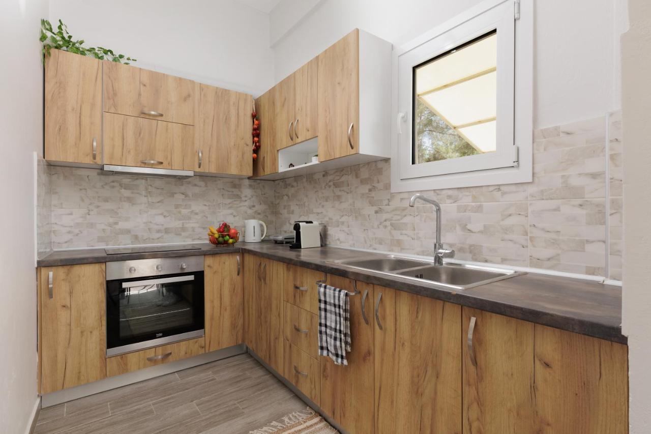 The Lake Apartments Коммено Екстер'єр фото