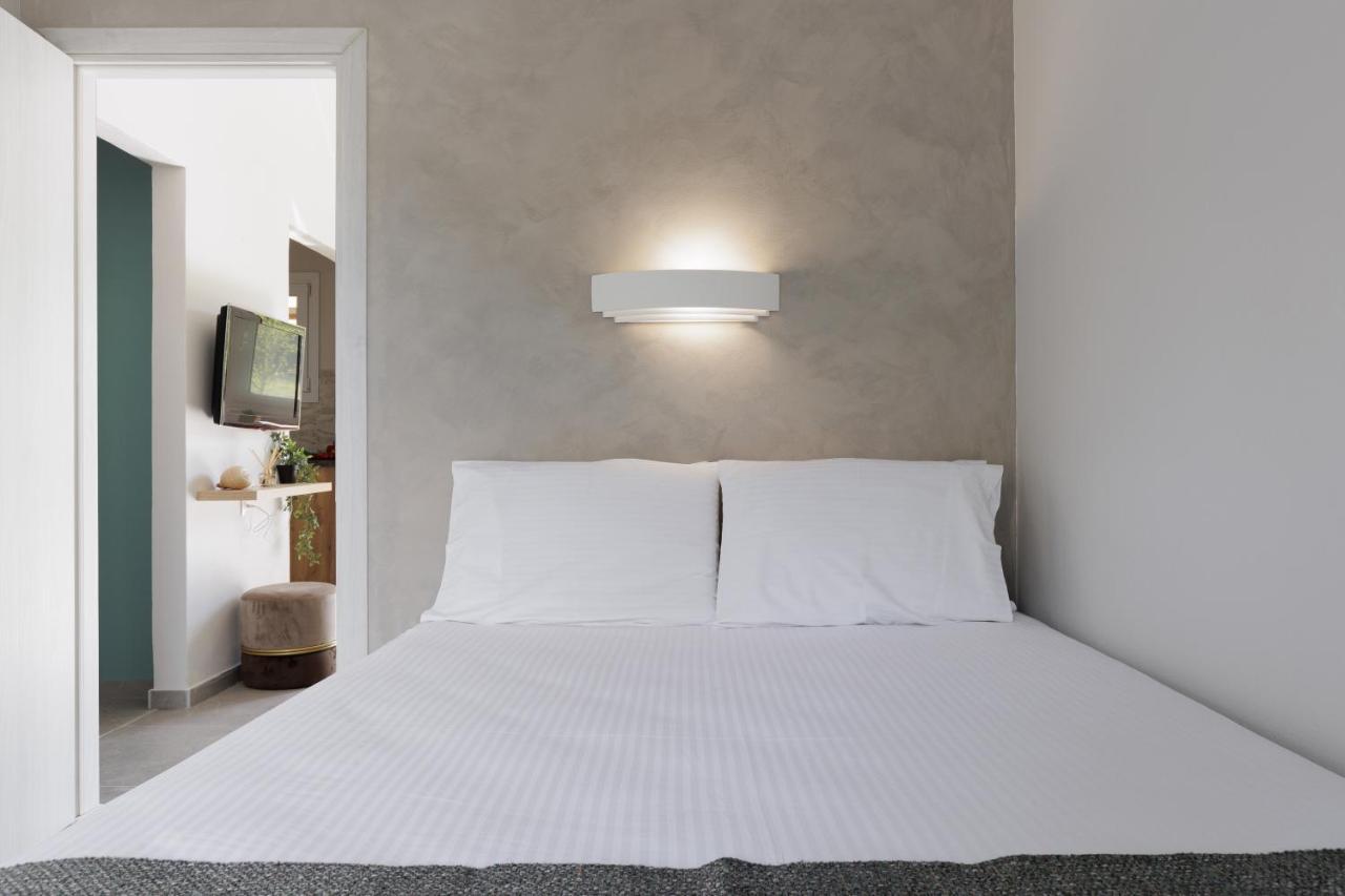 The Lake Apartments Коммено Екстер'єр фото