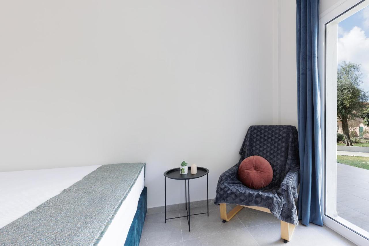 The Lake Apartments Коммено Екстер'єр фото