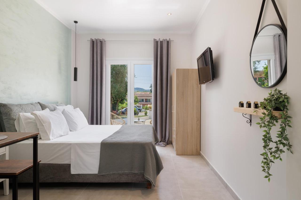 The Lake Apartments Коммено Екстер'єр фото