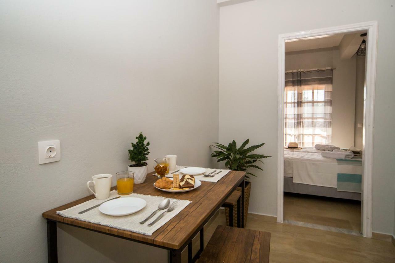 The Lake Apartments Коммено Екстер'єр фото