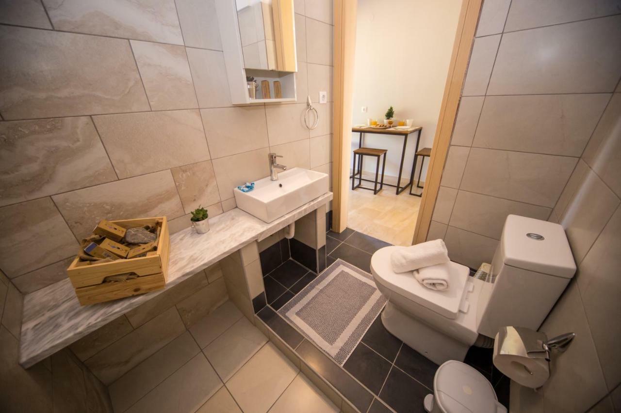 The Lake Apartments Коммено Екстер'єр фото