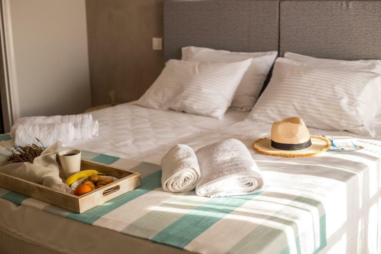 The Lake Apartments Коммено Екстер'єр фото